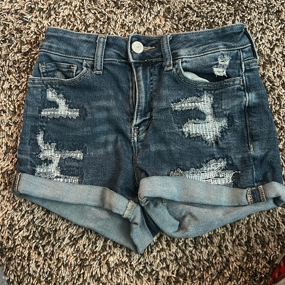 SO jean shorts
size 3/26 W